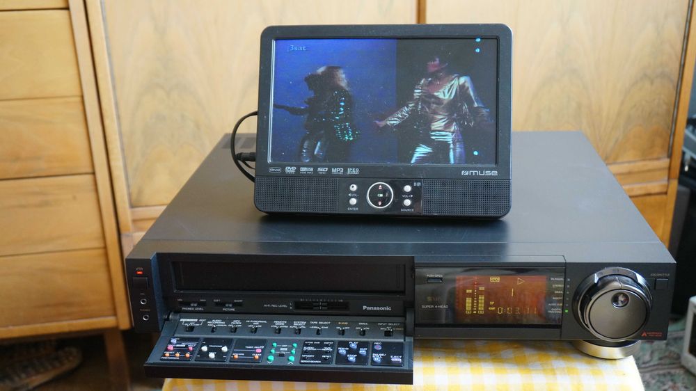 Video recorder S-VHS Panasonic NV-FS90 stereo Hi-Fi