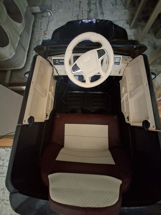 Продаётся детский автомобиль с пультом