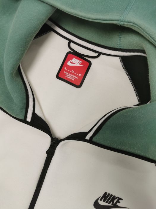 Nike tech fleece XL L