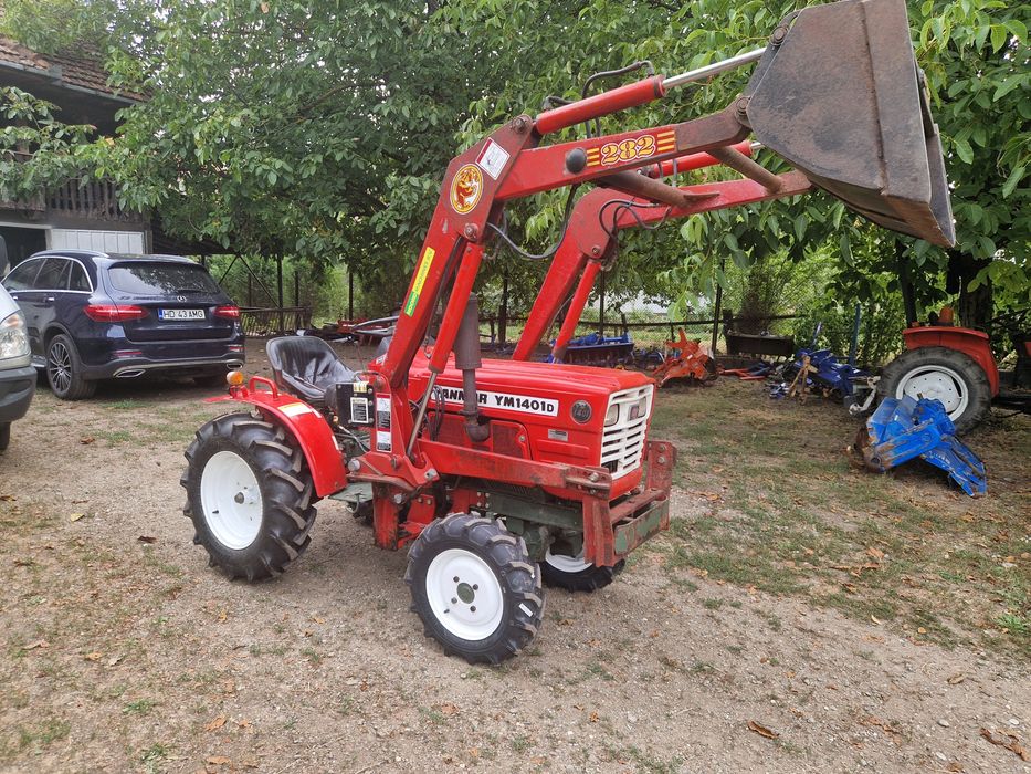 YANMAR 4x4 cu încărcător frontal