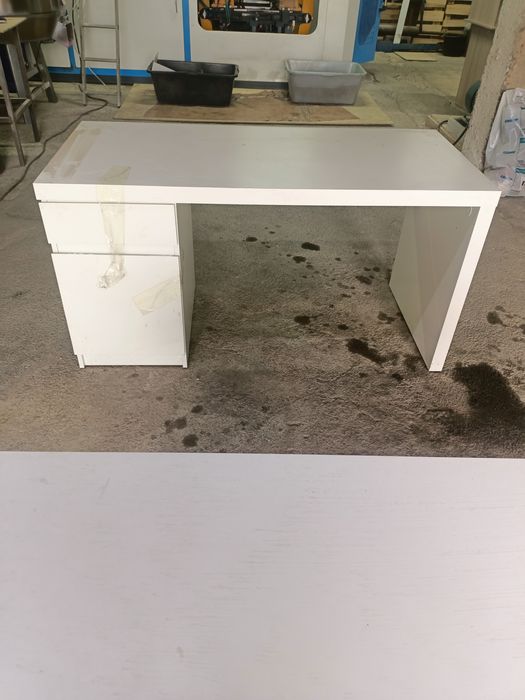 Стол для компьютера