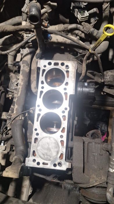 Mecanic ambreiaje și distribuții