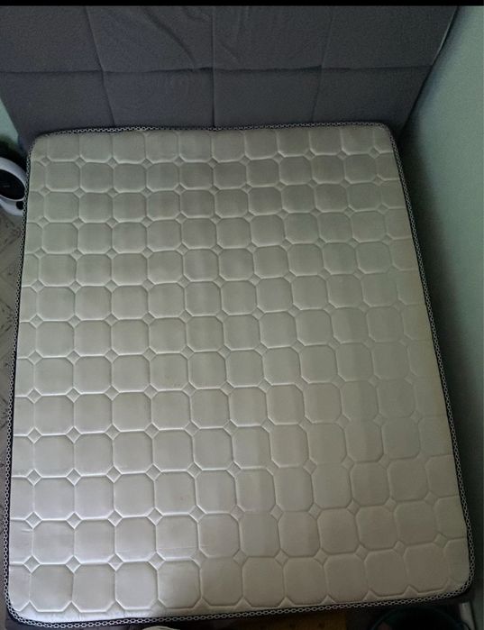 Кровать для спальни