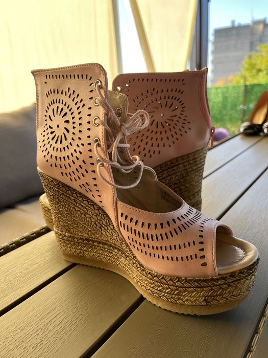 Обувки Love Moschino и други различни марки и размери