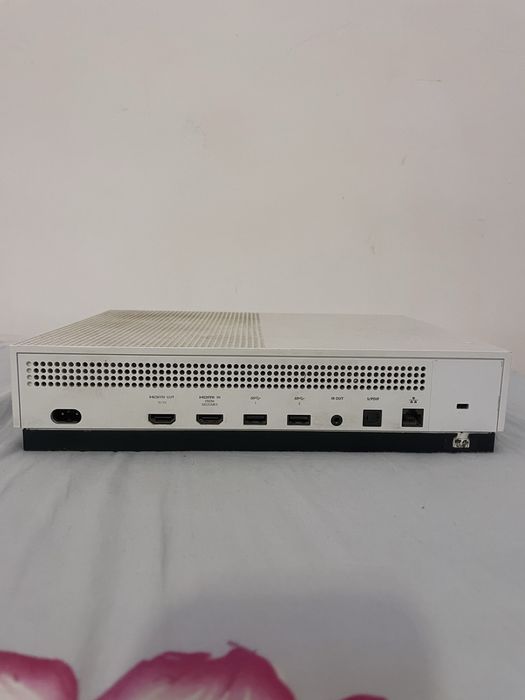 Xbox One S cu CD-ROM