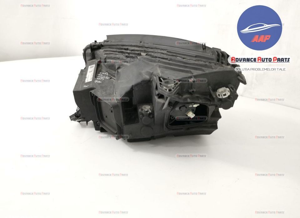 Фар дясна страна с пълен LED и оригинален LHP в добро състояние Мерцед