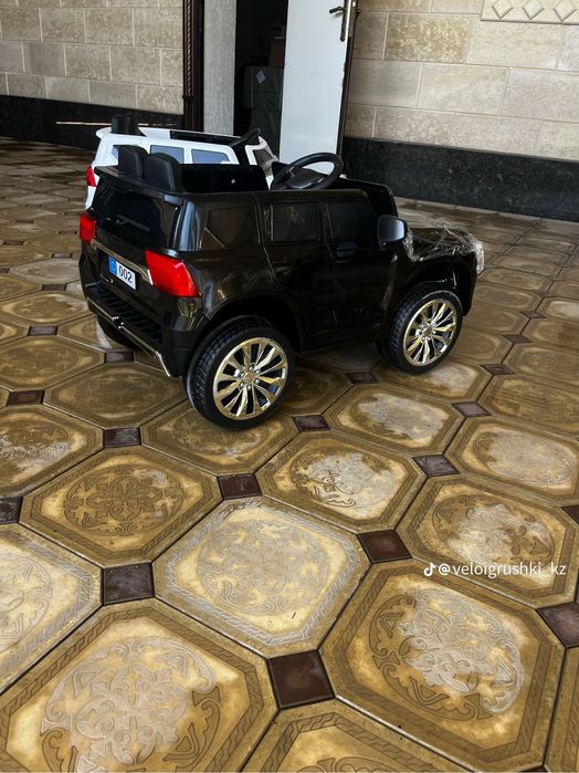 Детский машина Lexus