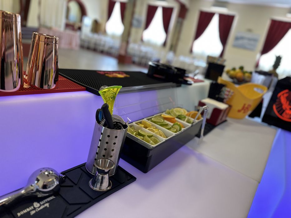 Open bar, bar mobil, cocktail bar, tort shoturi , pt evenimente