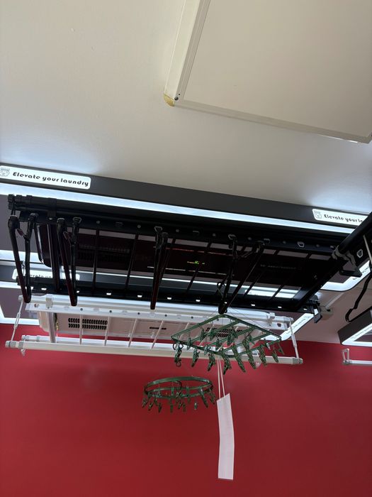 Електрически простор за дрехи