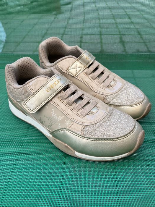 Кроссовки Geox  на девочку 32,33,36,37