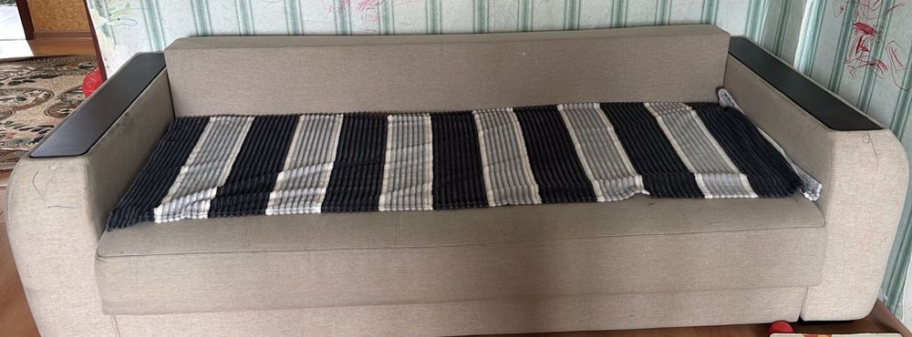 Диван торг есть в хорошем состоянии