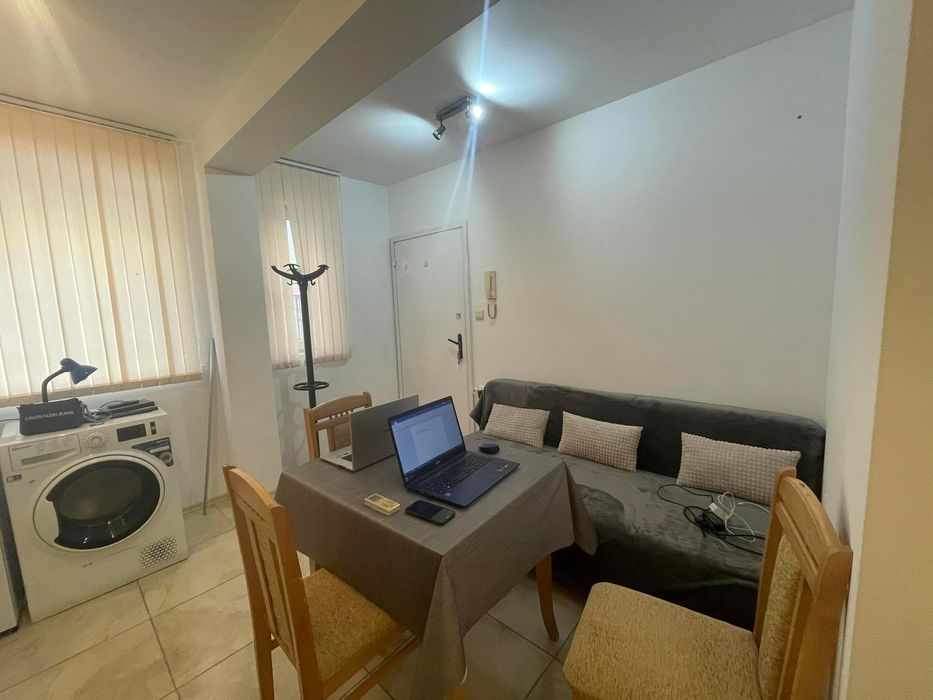 Дава се под наем Двустаен апартамент в Варна, Център - 30 кв.м за 400 € - Снимка #2