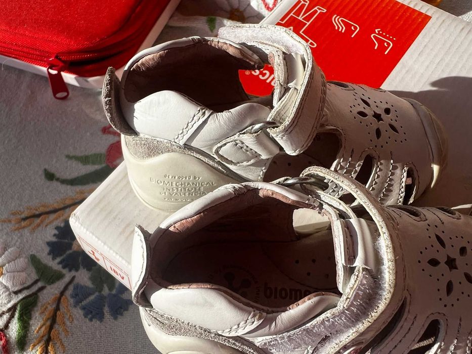 Sandale Biomecanics 19 albe