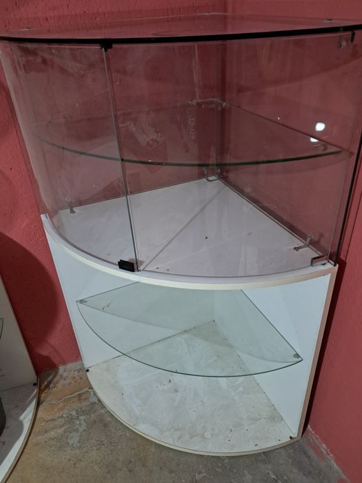 Стъклени витрини за магазин, овални вратички, топ качество закалени