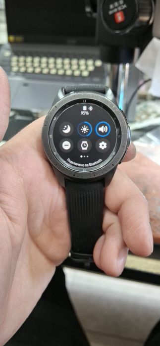 Galaxy watch sotiladi