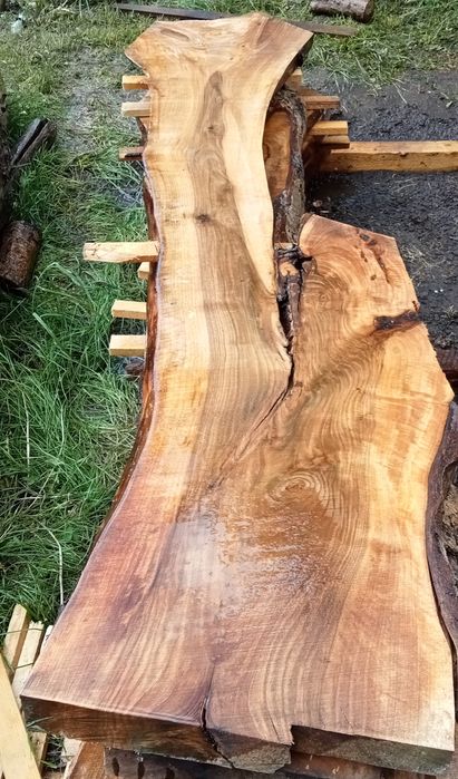 Blaturi și cherestea nuc