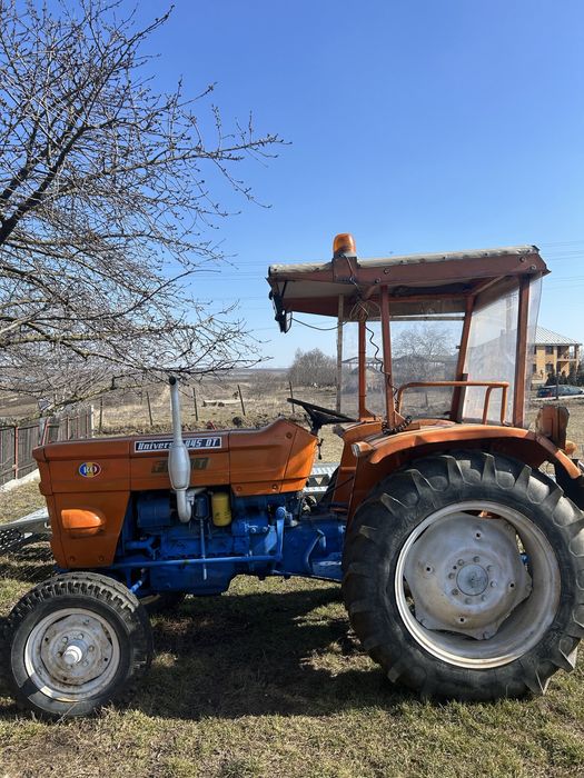 Vând Tractor FIAT 445 UNIVERSAL