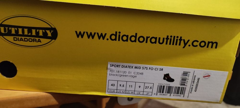 Работни обувки - чисто нови.