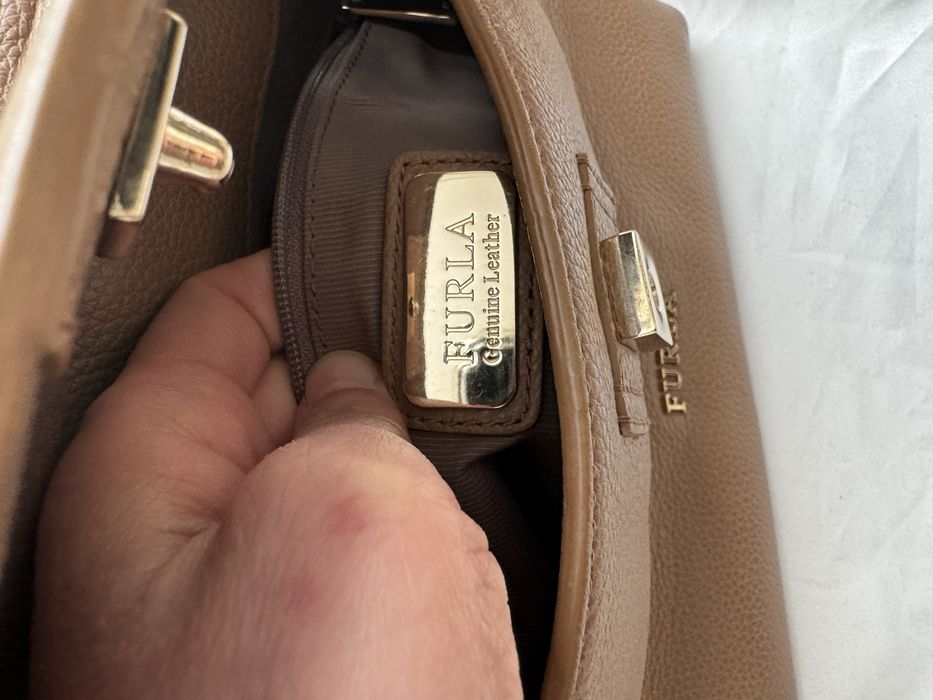 Оригинална Furla чанта с документи