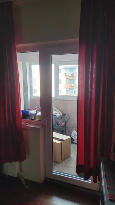 VAND AP3 cam Dec  Roman Nt R Musat ,propietar , predare imediata , partial renovat ,