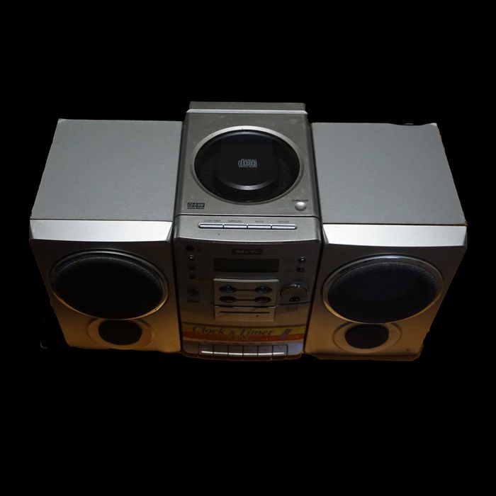 Sanyo CD player + 2 boxe – sistem audio compact, sunet clar