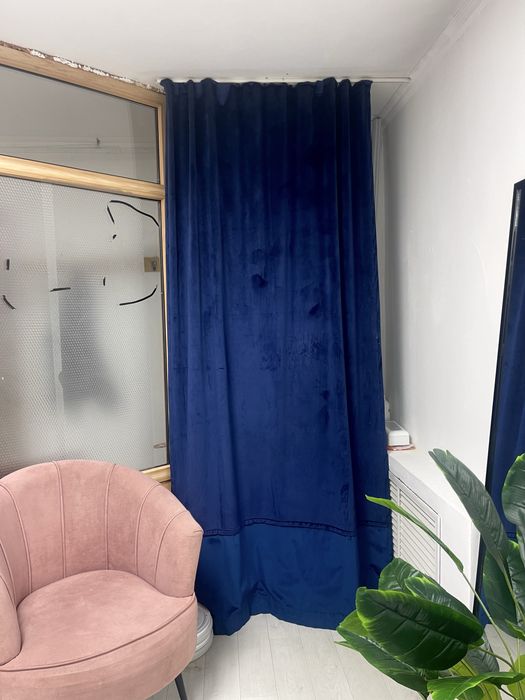 Продам штор вклюр темно синего цвета в отличном состоянии