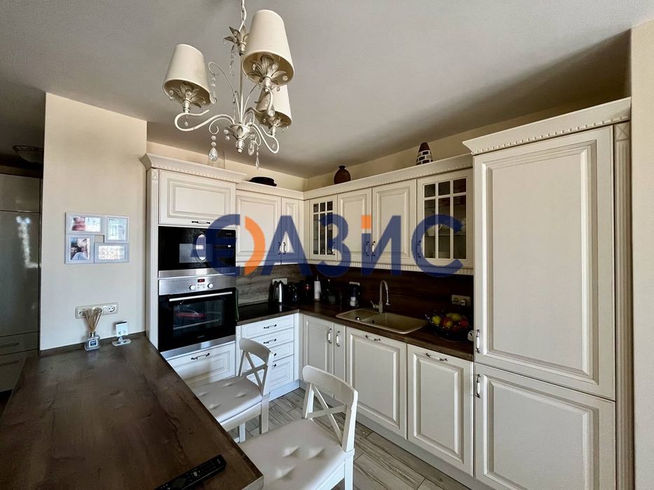 Продава се Четиристаен апартамент в Свети Влас - 110 кв.м за 1367 €/кв.м - Снимка #2