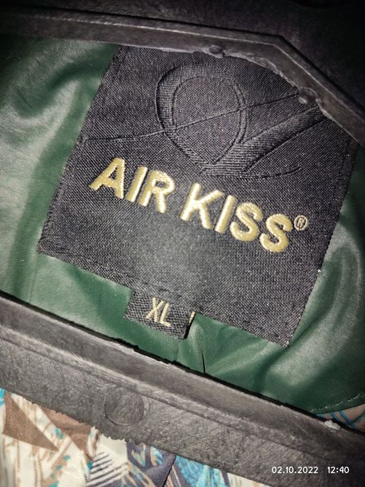 Продам куртку женскую