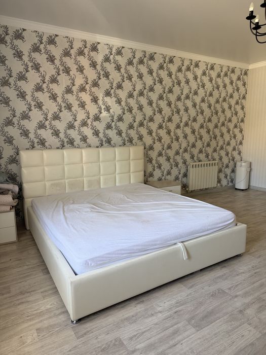Продам двухспальную кровать