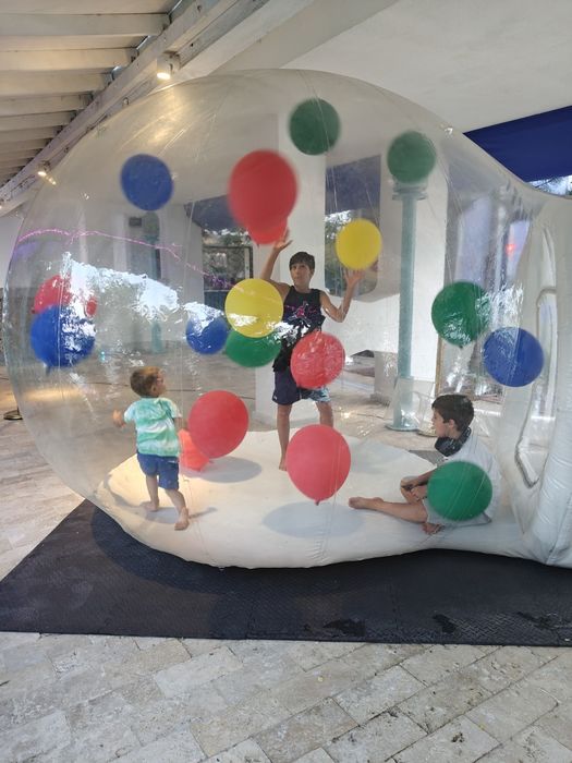 Inchiriere Bubble house, balon gonflabil petreceri copii