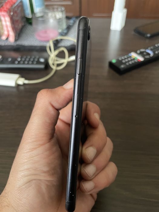 Телефон Iphone SE 2020