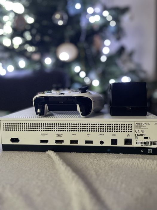 Xbox One S (1TB).