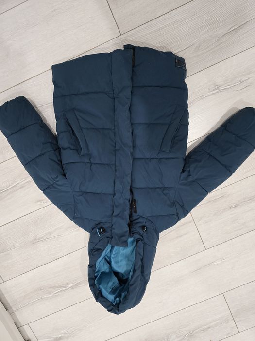 Продам  детскую  куртку