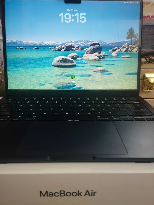 MacBook Air M2 Midnight (8 / 256)