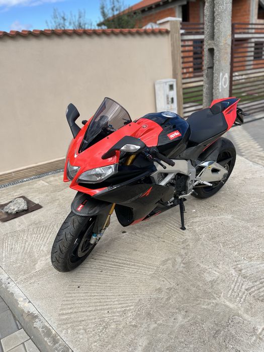 Aprilia RSV4 Factory