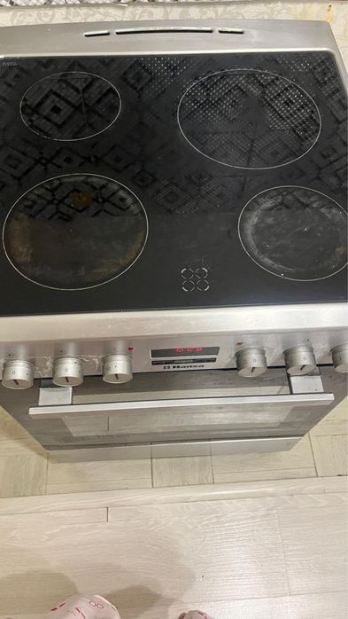 Продам электрическую плиту Hansa