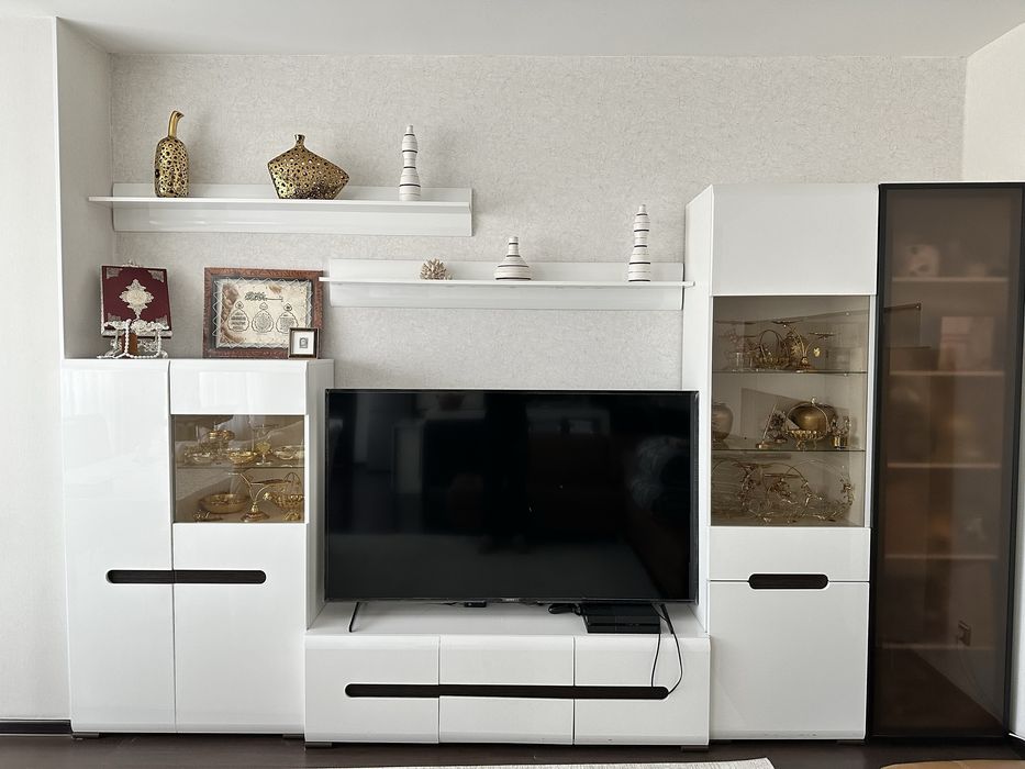 Горка для зала (стенка)