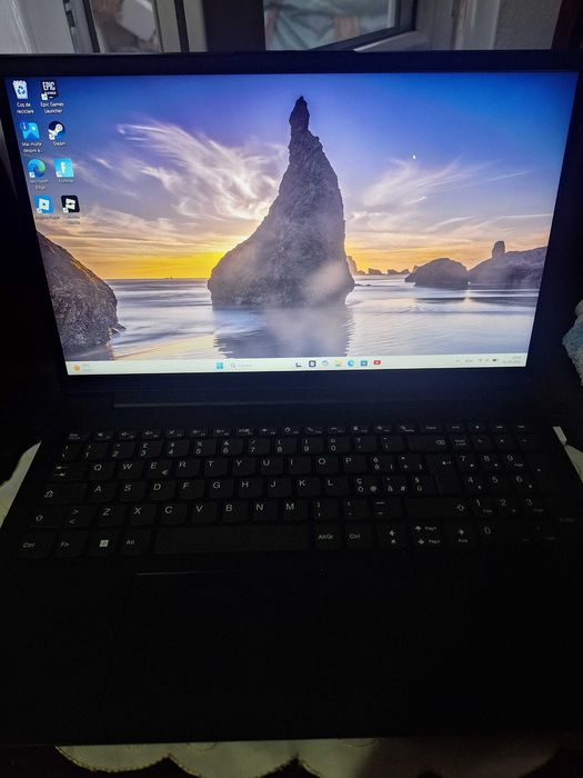 Laptop lenova G15 G4
