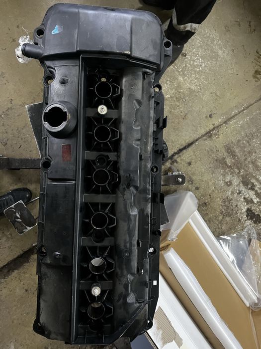 Клапанная крышка BMW m54b30 рестайл