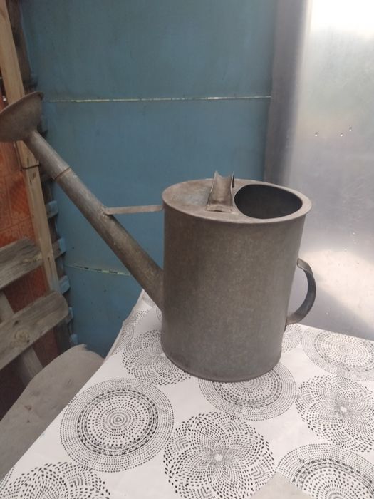 Оцинкованная лейка