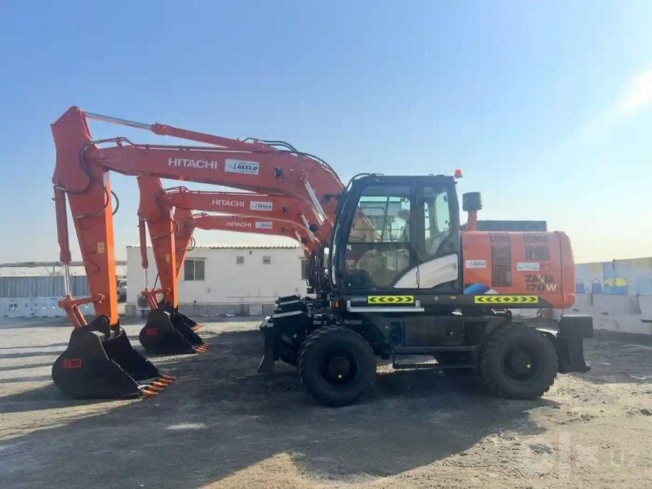 Колесный экскаватор Hitachi ZX170W-5A