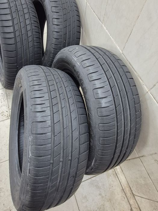 215/60r16 Good year франция.