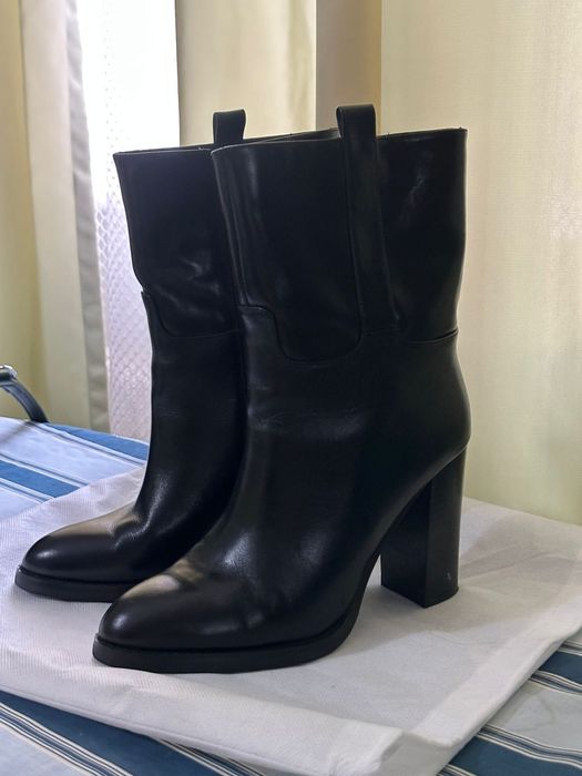 Продам полусапожки  35 р