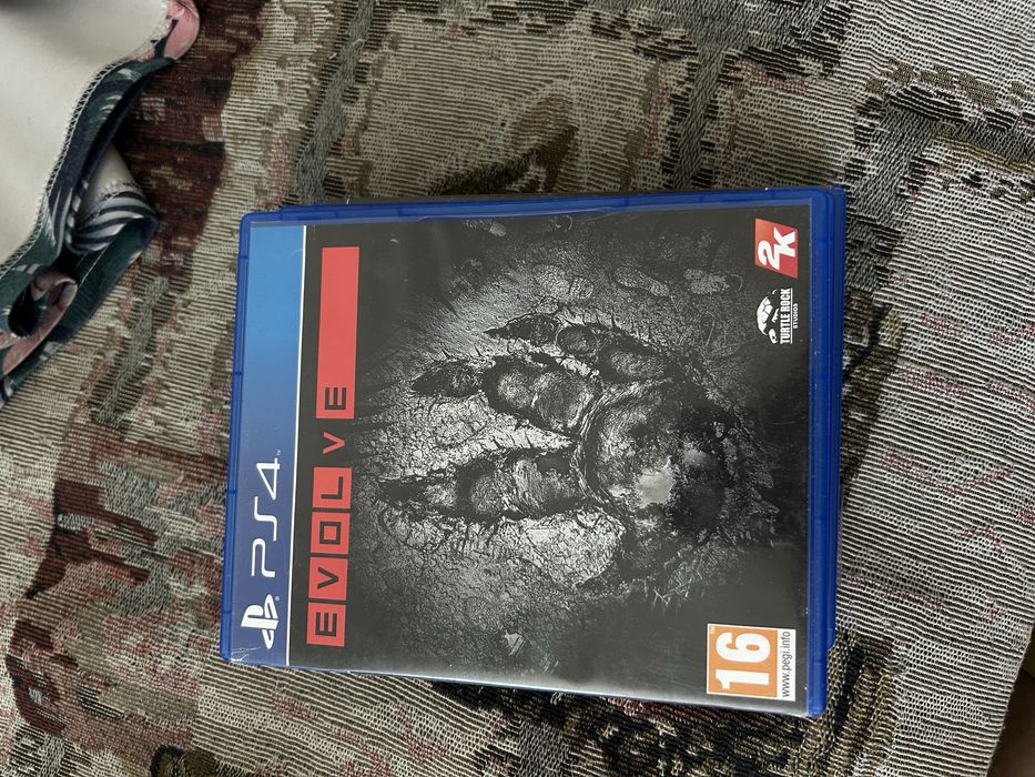 Ps4 1тб + 4 игры