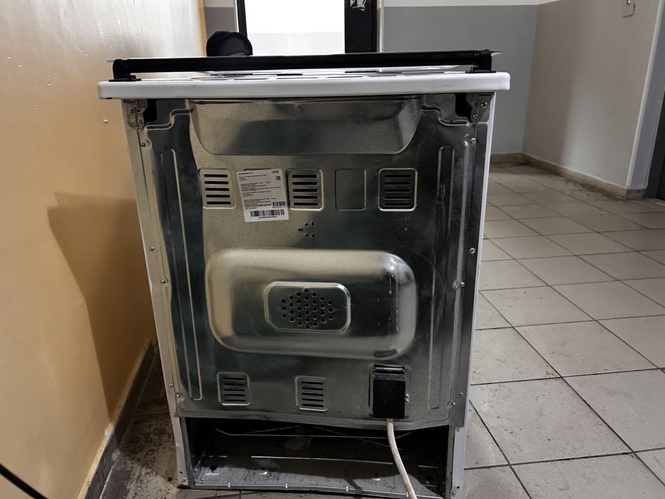 Продам электронный газ плиту