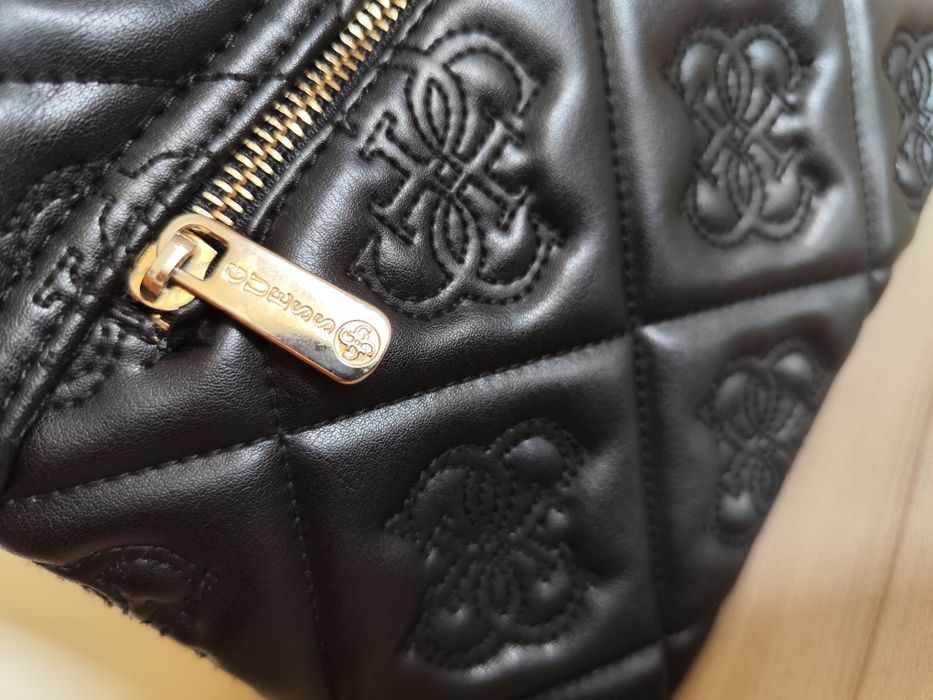Оригинална чанта GUESS