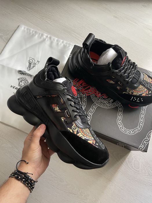 Versace chain reaction 42