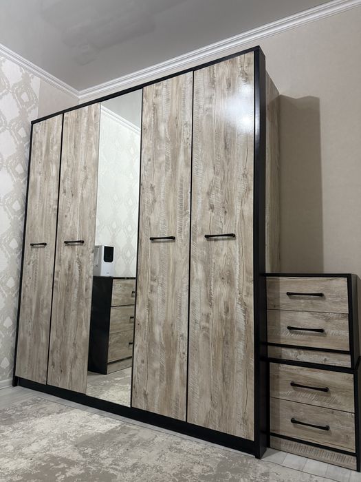 Спальний гарнитур