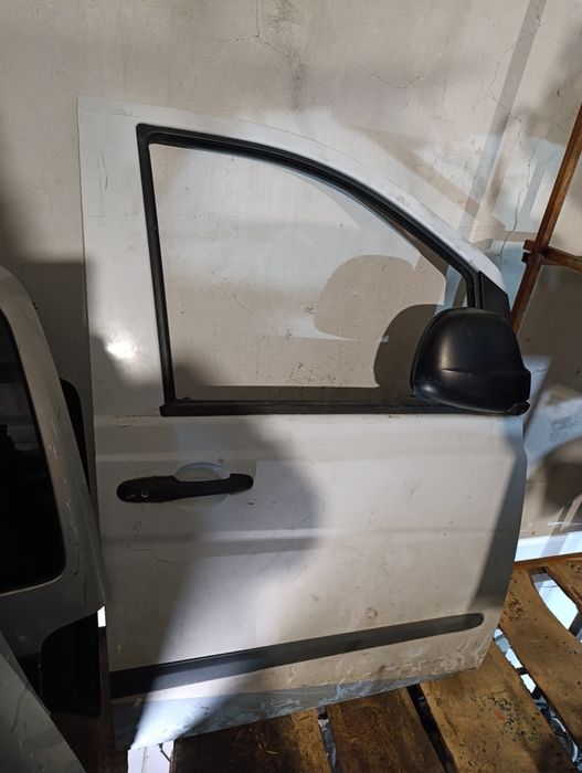 Двери на Мерседес Вито 639