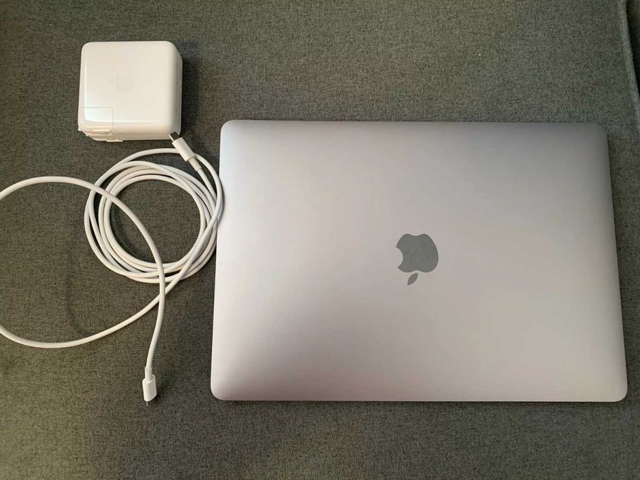 Продается Macbook pro 16/512 gb